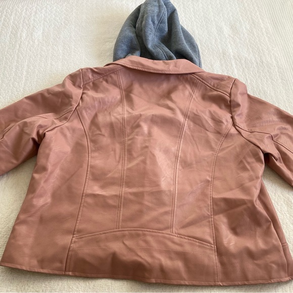 Sebby Collection Faux Fur/Leather Moto Jacket - Picture 8 of 14